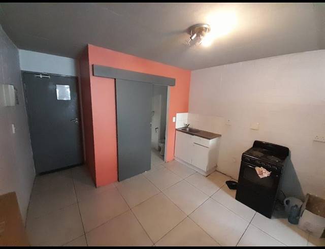 0 BEDROOM APARTMENT FOR SALE IN WYNBERG
